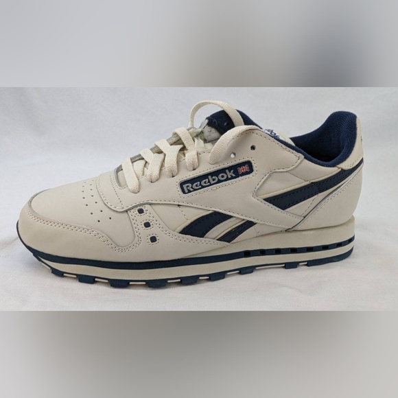 REEBOK classics navy blue/white size 7.5 (mens) - Picture 2 of 9